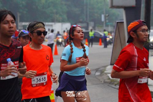 Race photo from ONE RUN 10 K