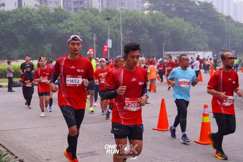 Race photo from ONE RUN 10 K