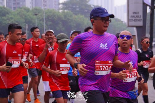 Race photo from ONE RUN 10 K