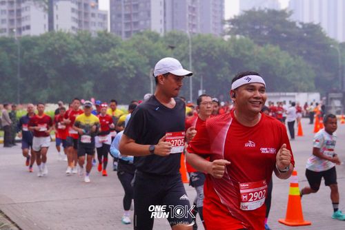 Race photo from ONE RUN 10 K