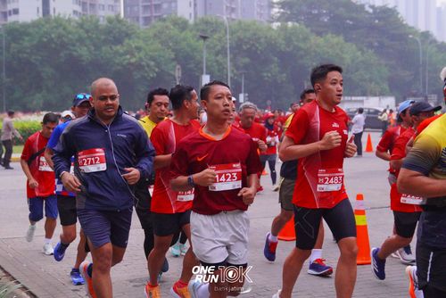 Race photo from ONE RUN 10 K