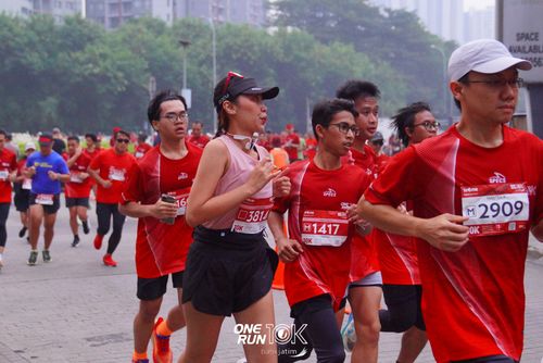 Race photo from ONE RUN 10 K