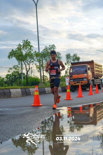 Race photo from Arutmin Borneo Run 2024