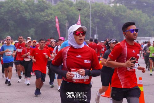 Race photo from ONE RUN 10 K