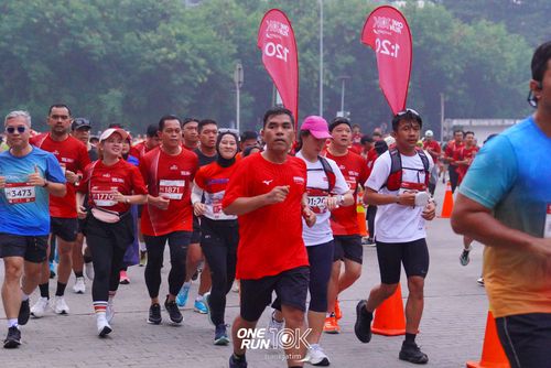 Race photo from ONE RUN 10 K