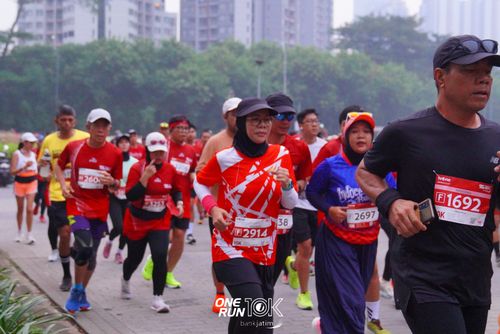 Race photo from ONE RUN 10 K