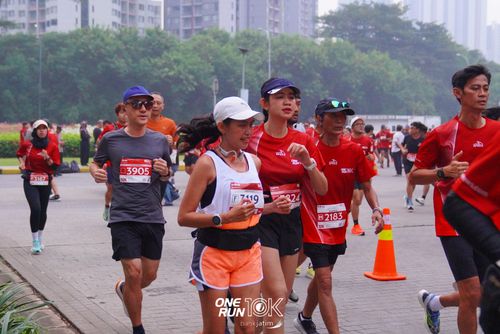 Race photo from ONE RUN 10 K