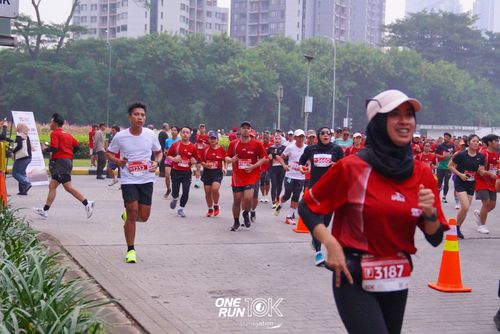 Race photo from ONE RUN 10 K