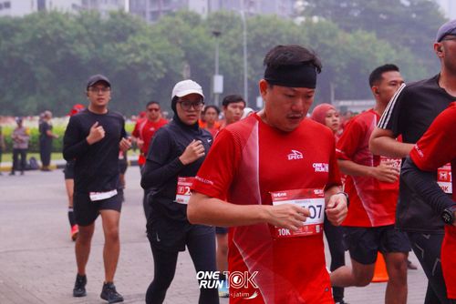 Race photo from ONE RUN 10 K