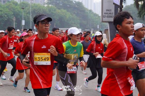 Race photo from ONE RUN 10 K
