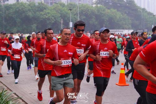 Race photo from ONE RUN 10 K