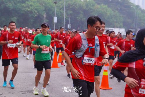 Race photo from ONE RUN 10 K