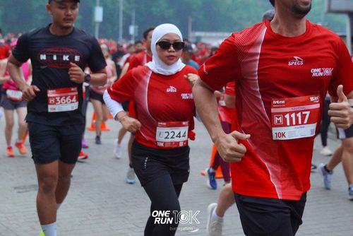 Race photo from ONE RUN 10 K