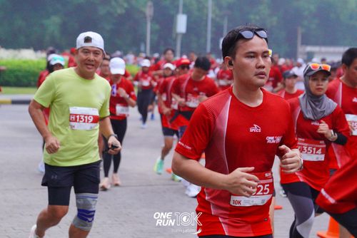 Race photo from ONE RUN 10 K