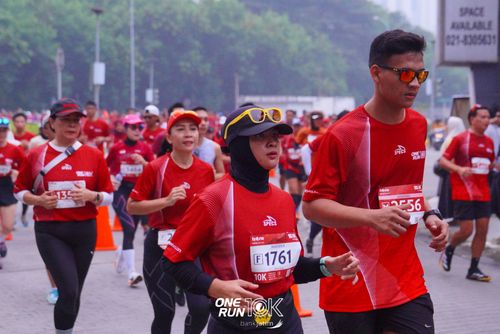 Race photo from ONE RUN 10 K