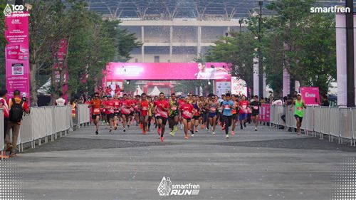 Race photo from Smartfren Run 2025 