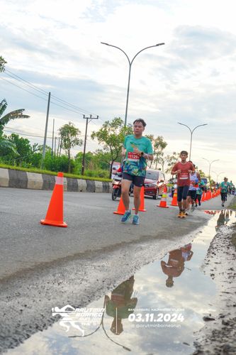 Race photo from Arutmin Borneo Run 2024