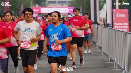 Race photo from Smartfren Run 2025 