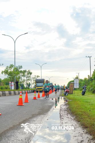 Race photo from Arutmin Borneo Run 2024