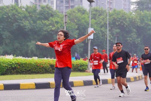 Race photo from ONE RUN 10 K
