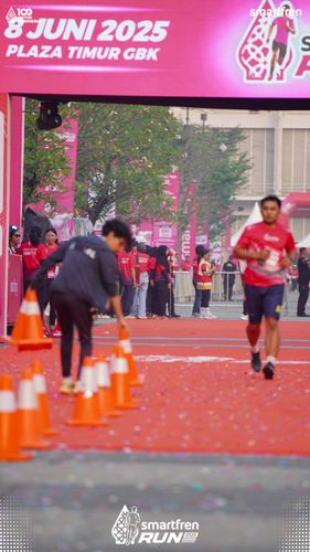 Race photo from Smartfren Run 2025 