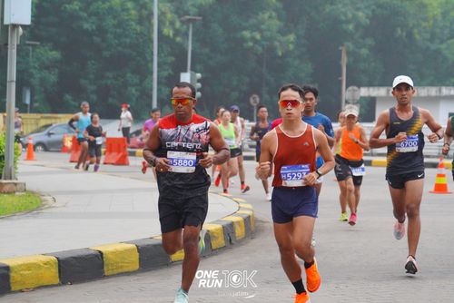 Race photo from ONE RUN 10 K