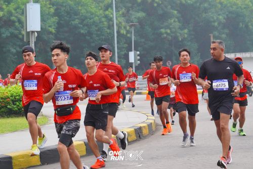 Race photo from ONE RUN 10 K