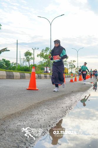 Race photo from Arutmin Borneo Run 2024