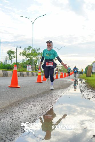 Race photo from Arutmin Borneo Run 2024
