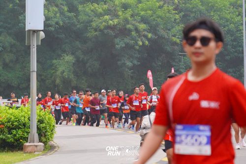 Race photo from ONE RUN 10 K