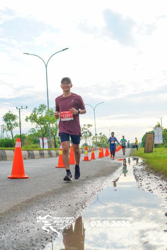 Race photo from Arutmin Borneo Run 2024