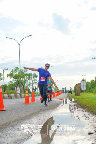 Race photo from Arutmin Borneo Run 2024
