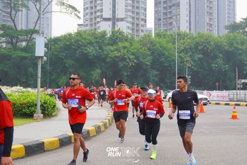Race photo from ONE RUN 10 K