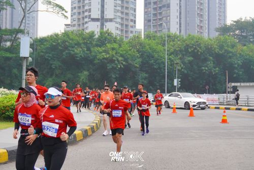 Race photo from ONE RUN 10 K