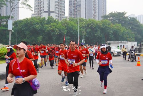 Race photo from ONE RUN 10 K