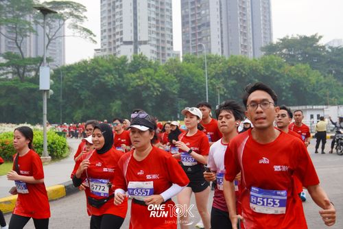 Race photo from ONE RUN 10 K