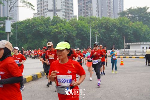 Race photo from ONE RUN 10 K