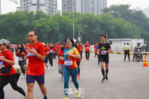 Race photo from ONE RUN 10 K