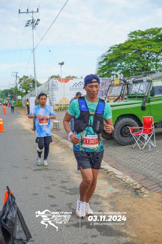 Race photo from Arutmin Borneo Run 2024