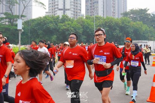 Race photo from ONE RUN 10 K