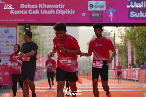 Race photo from Smartfren Run 2025 