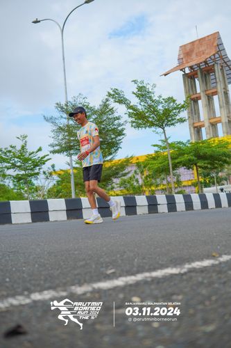 Race photo from Arutmin Borneo Run 2024