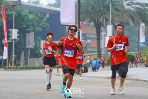 Race photo from ONE RUN 10 K