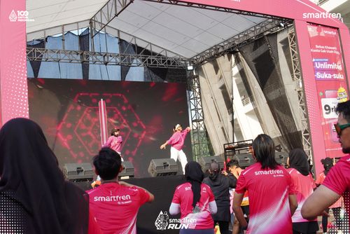 Race photo from Smartfren Run 2025 