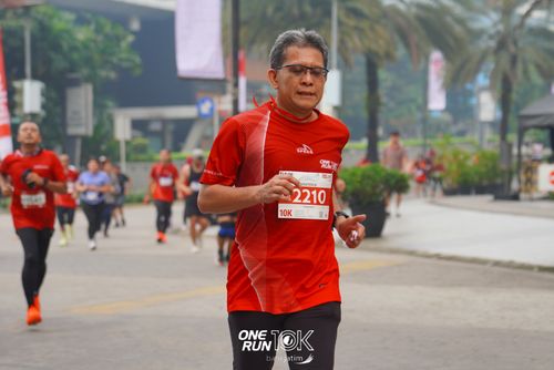 Race photo from ONE RUN 10 K