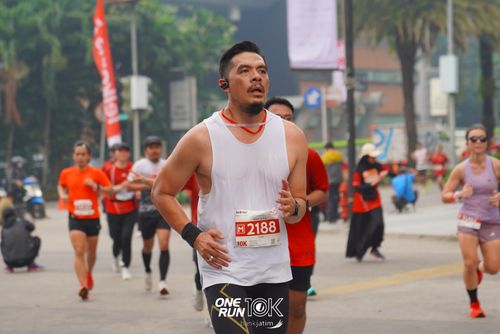 Race photo from ONE RUN 10 K