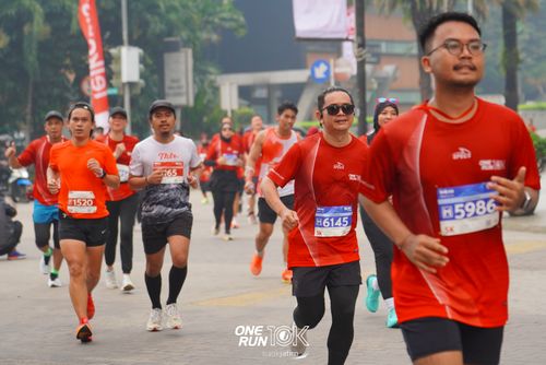 Race photo from ONE RUN 10 K