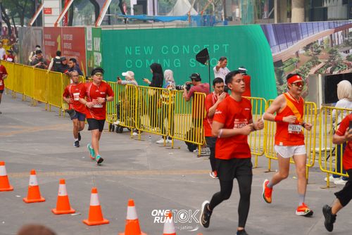 Race photo from ONE RUN 10 K