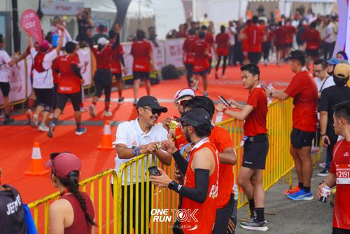 Race photo from ONE RUN 10 K