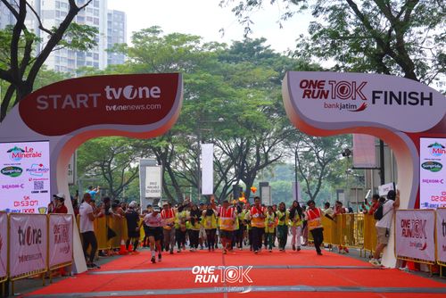 Race photo from ONE RUN 10 K